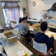千手の華こねくとの作業風景